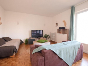 Appartement charmant avec balcon, près du lac et piscine, parking inclus - FR-1-498-72
